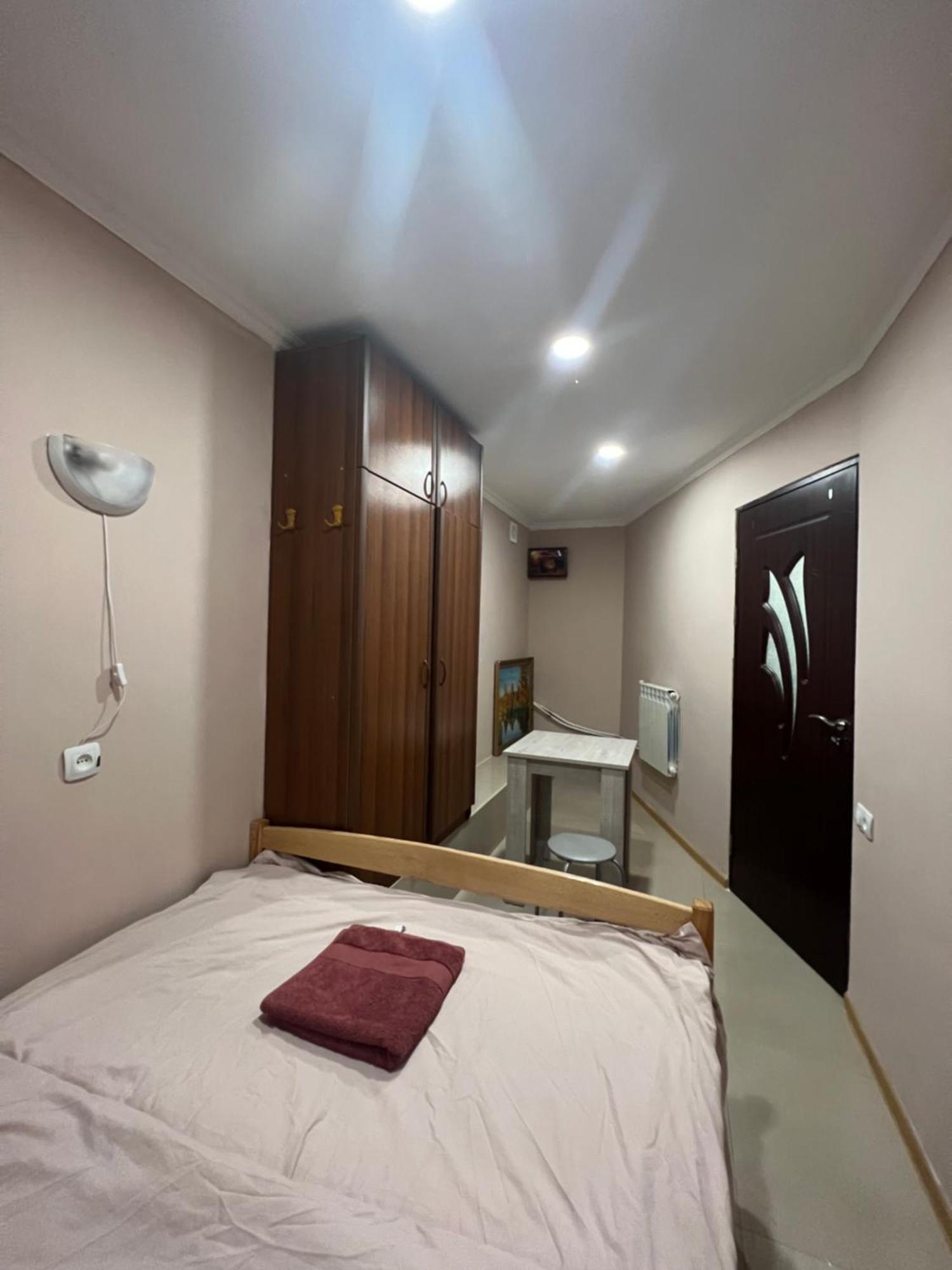 Hotel Pushkiin Erivan Exterior foto